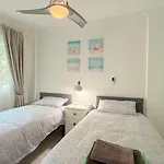 Apartman Hawaii 1st Floor Burriana, Nerja